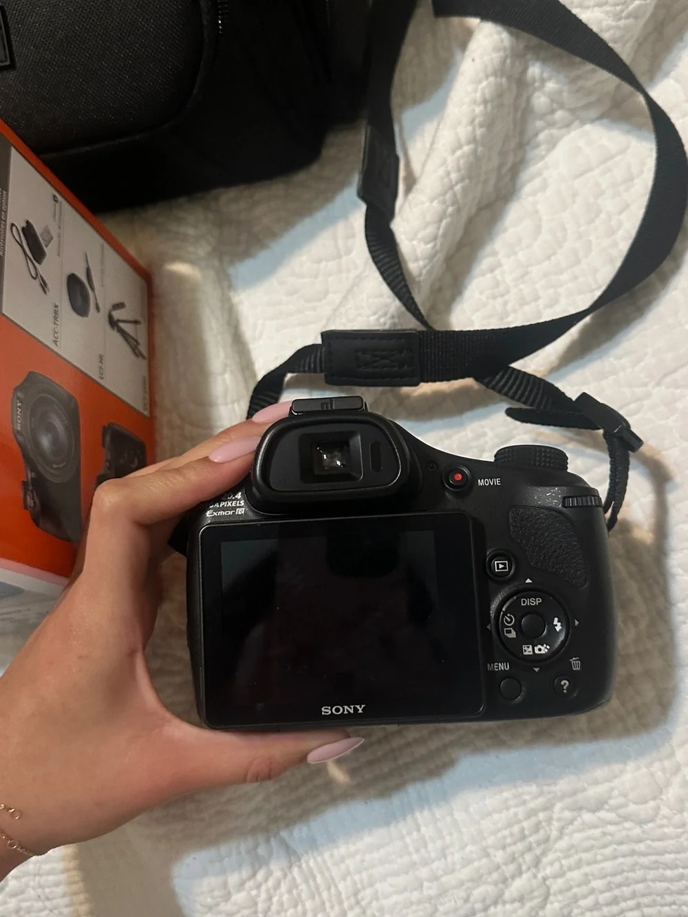 Sony Cyber shot HX400V Black Camera with Carrying Bag and Box